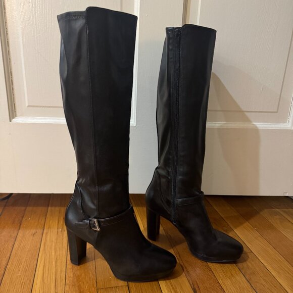 Nine West, size 7, healed black boots - Picture 2 of 2